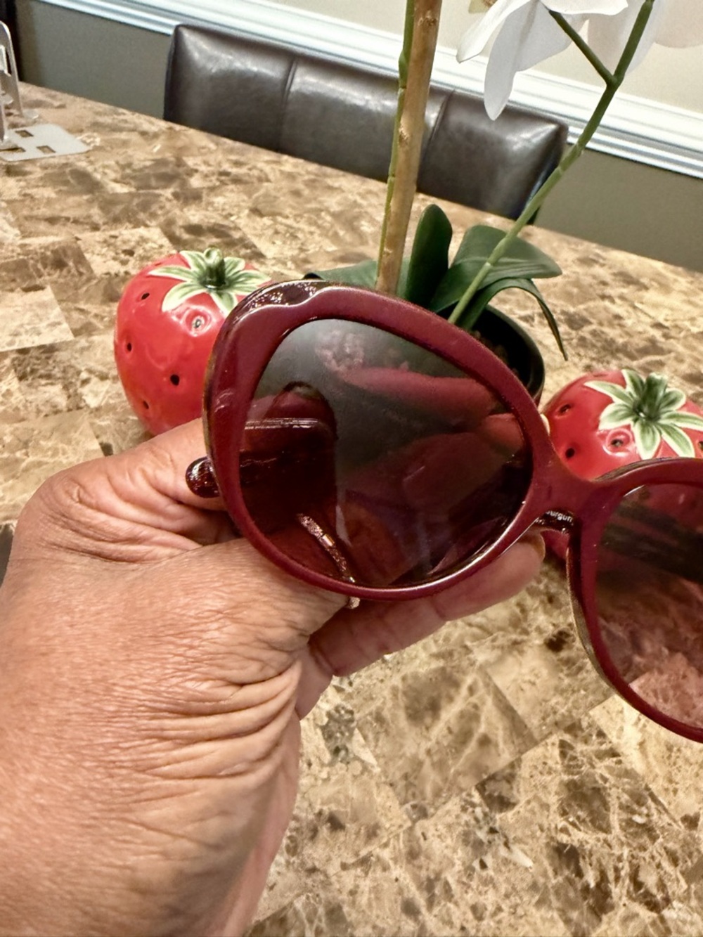 ⭐️⭐️Coach HC8358F (Burgundy Glitter Sig C) Sunglasses Full Inclusion - Picture 12 of 15